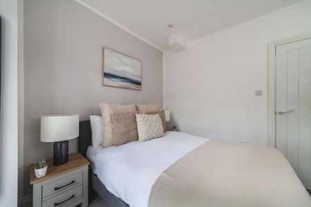 2 bedroom ground floor flat to rent - Photo 3