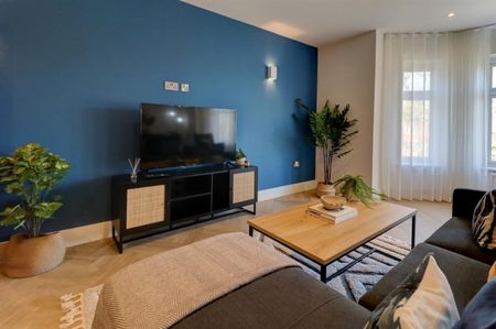 2 BED Apartment To rent - Photo 5