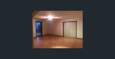 Beautiful Large Size 4 Bedrooms House Available in Knoxfield!!! - Photo 3