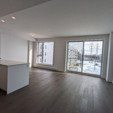 Condo neuf spacieux 5 ½ – 3 chambres | Ahuntsic | Stationnement intérieur | Animaux permis | Non-fumeur - Photo 4