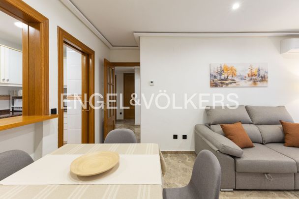 Apartamento de alquiler en Avinguda del Professor López Piñero, Ciutat de les Ciències i de les Arts - Justicia - Photo 1