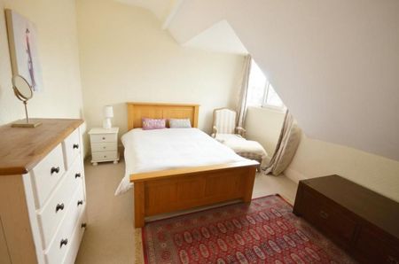 4 bedroom semi-detached house to rent - Photo 5