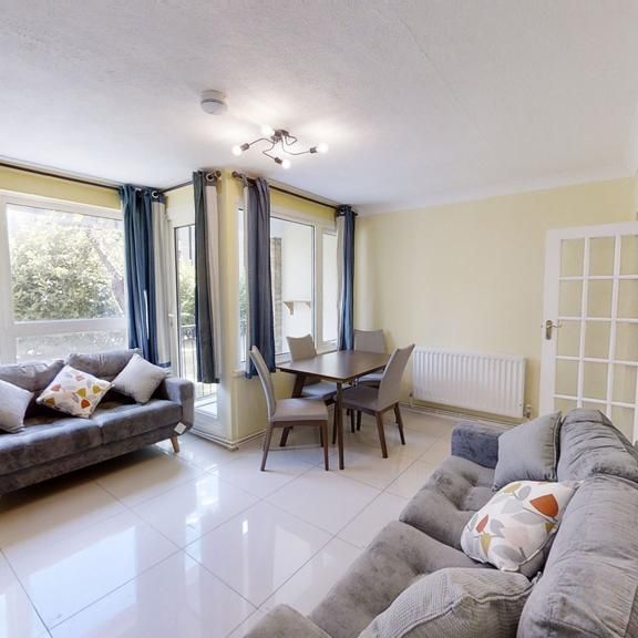 3 bedroom ground floor maisonette to rent - Photo 1