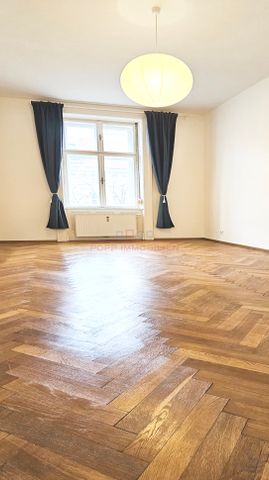 Innenstadt: großzügige, gepflegte Altbauwohnung, 4 Zimmer+ Küche - Photo 2