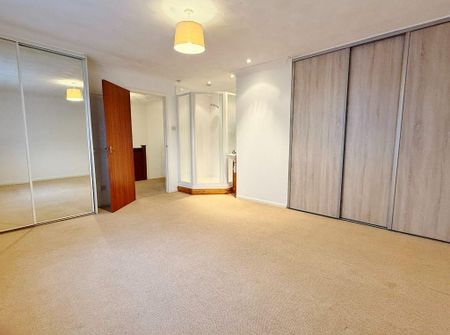 4 bedroom detached house to rent - Photo 4
