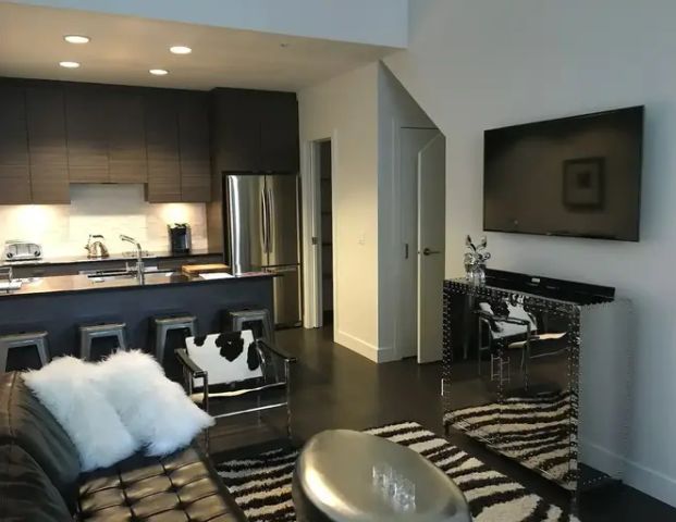 Luxury Furnished Condo at The Drake | 1500 7 St SW, Calgary - Photo 1