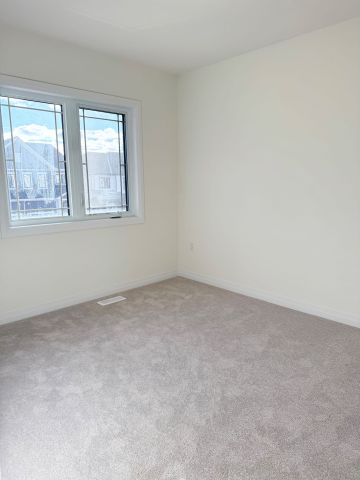 For Lease - 64 Masters Drive, Welland, Ontario - Photo 2