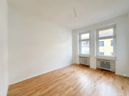 KREFELD-STADTMITTE: SCHÖNE 3-ZIMMER WOHNUNG ZU MIETEN! - Photo 2