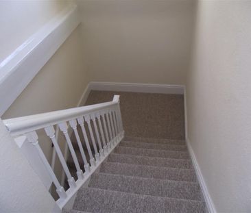 Russell Street - Photo 2