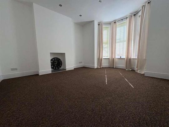 Parrin Lane, Manchester, M30 - Photo 1