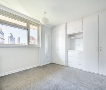 3 bedroom flat to rent - Photo 5