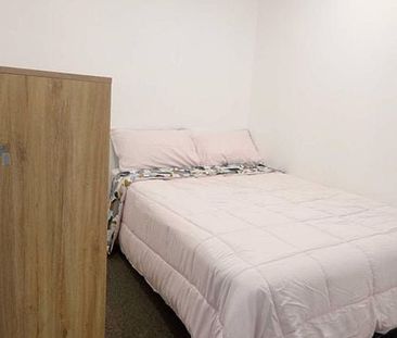 Stylish 2BR Central Apt with Gym - Photo 6