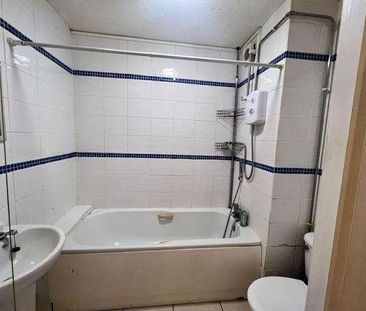 Slough, Berkshire, SL2 - Photo 3