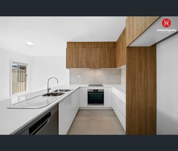 35 Southern Cross Drive, Middleton Grange, NSW 2171 - Photo 1