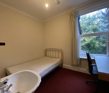 6 bedroom terraced house to rent - Photo 3