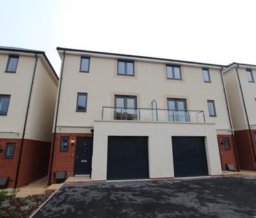 4 bedroom semi-detached house to rent - Photo 5