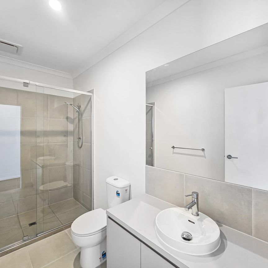 Brand New 3-bathroom Home! - Photo 1