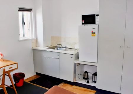 residence near Yurong Street, Sydney - Photo 5