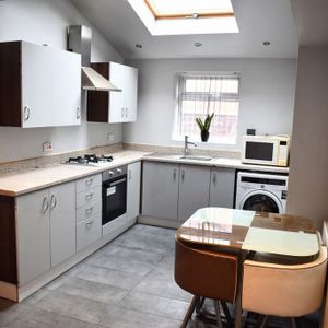 3 bedroom terraced house to rent - Photo 3
