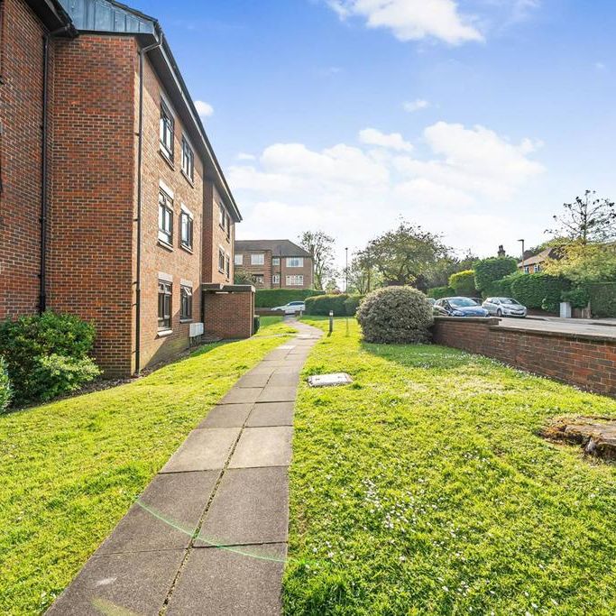 3 bedroom flat to rent - Photo 1