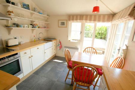 2 bedroom terraced house to rent - Photo 5
