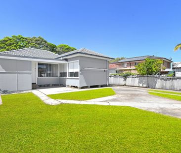 Beautifully Renovated Family Home in Prime Carlton Location. - Photo 4