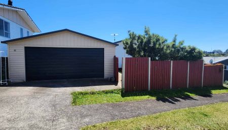 Westown, 3 bedrooms - Photo 3