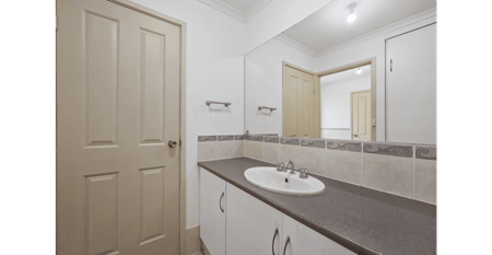 4 bedroom home - Photo 3