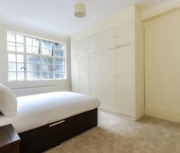 5 Bed - Strathmore Court 143 Park Road, London, Nw8 - Photo 1