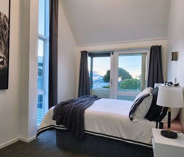 Renovated 2-Bedroom Home Near the Beach - Photo 5