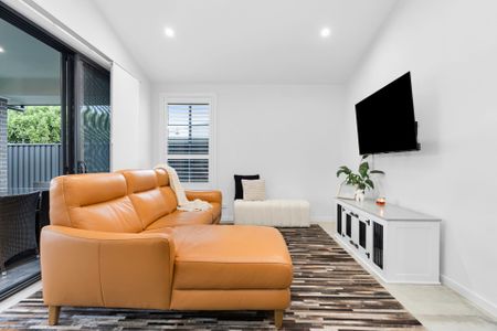 Modern 4 bedroom home in Thirlmere - Photo 2