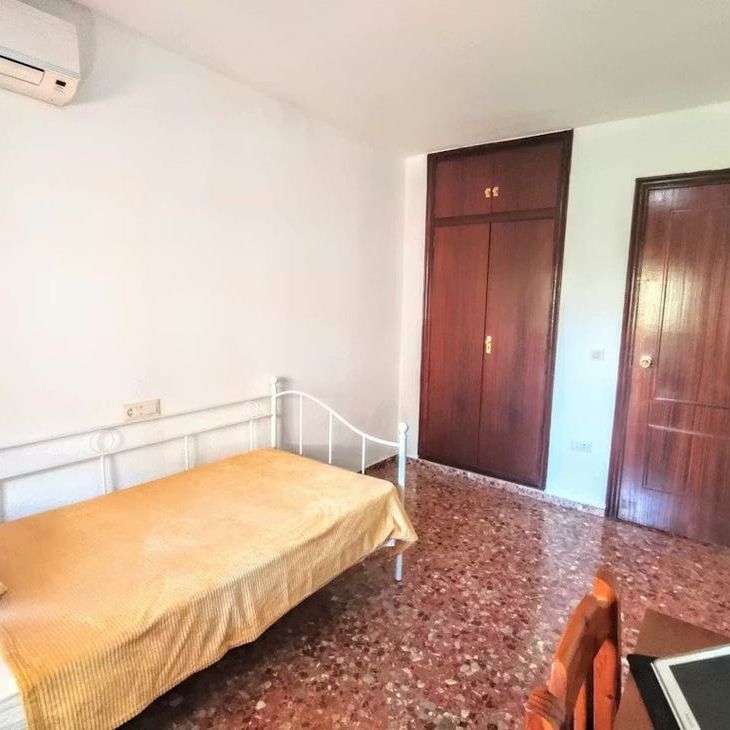 Calle del Veinticinco de Abril, Moncada, Valencian Community 46113 - Photo 1