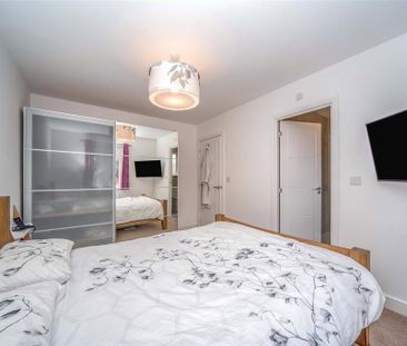 4 bedroom terraced house to rent - Photo 5