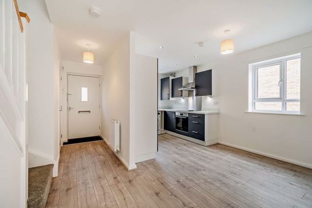 Earsham Grove Great Haddon, Peterborough - Photo 1