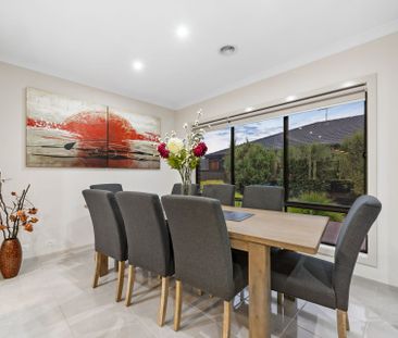 Spacious Entertainer In A Convenient Location - Photo 3