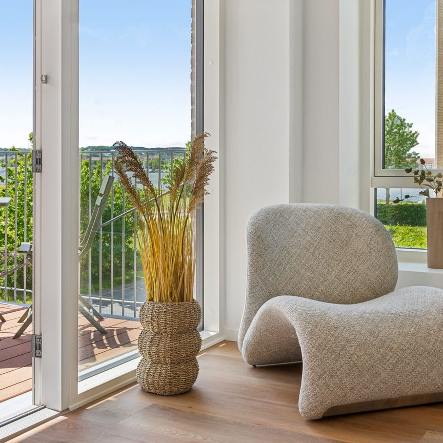 Flot nyopført 3-værelses i Strandhusene - Photo 1