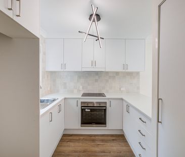 Beautifully Maintained Home With Modern Features - Photo 6