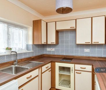 1 bedroom flat to rent - Photo 6