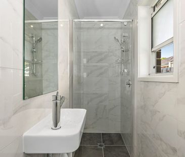 Brand New Three Bedroom Granny Flat - Photo 2