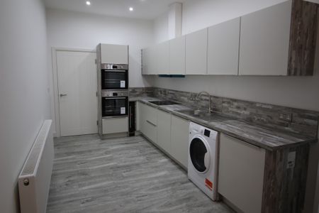 5-7 Moor Park Avenue, Preston - Photo 4