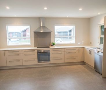 9 Valiant Street, Wigram - Photo 5