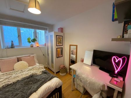 5 bed Apartment for Rent - Photo 5