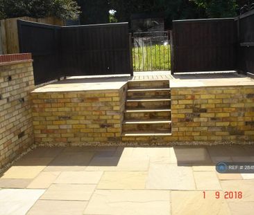 2 bedroom semi-detached house to rent - Photo 5