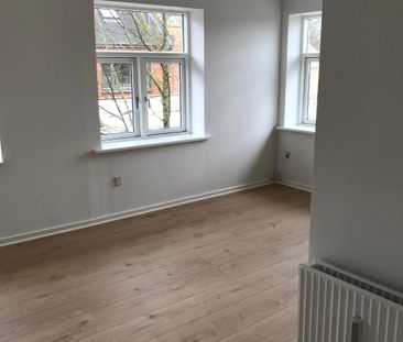Stor, lys lejlighed med privat altan er nu til leje i Rødkærsbro - Photo 5