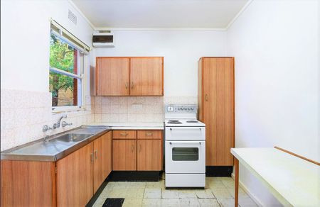 One Bedroom Apartment close to all amenities ! - Photo 2