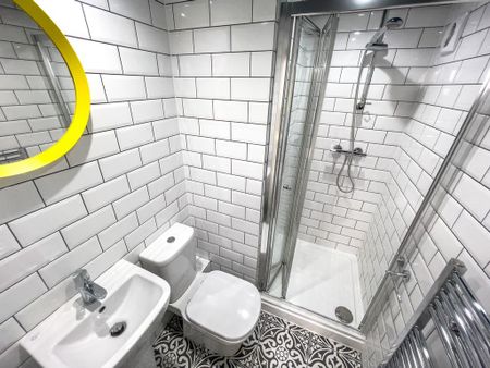 6 bedroom terraced house to rent - Photo 5