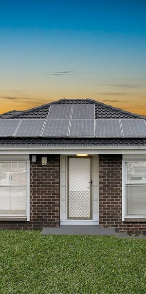 Charming 2 Bedroom Unit for Rent- with Solar Panels - Photo 2