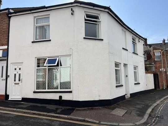 Rosewood Terrace, EX4 - Photo 1