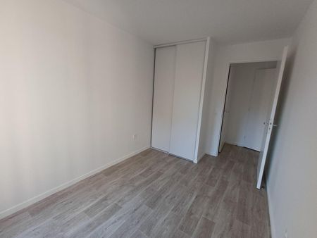 location Appartement T4 DE 76.9m² À BOBIGNY - Photo 4