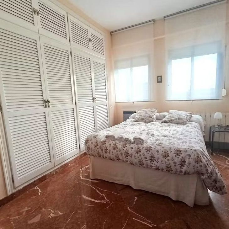 Plaza Doctor Barraquer, Sevilla, Andalusia 41009 - Foto 1